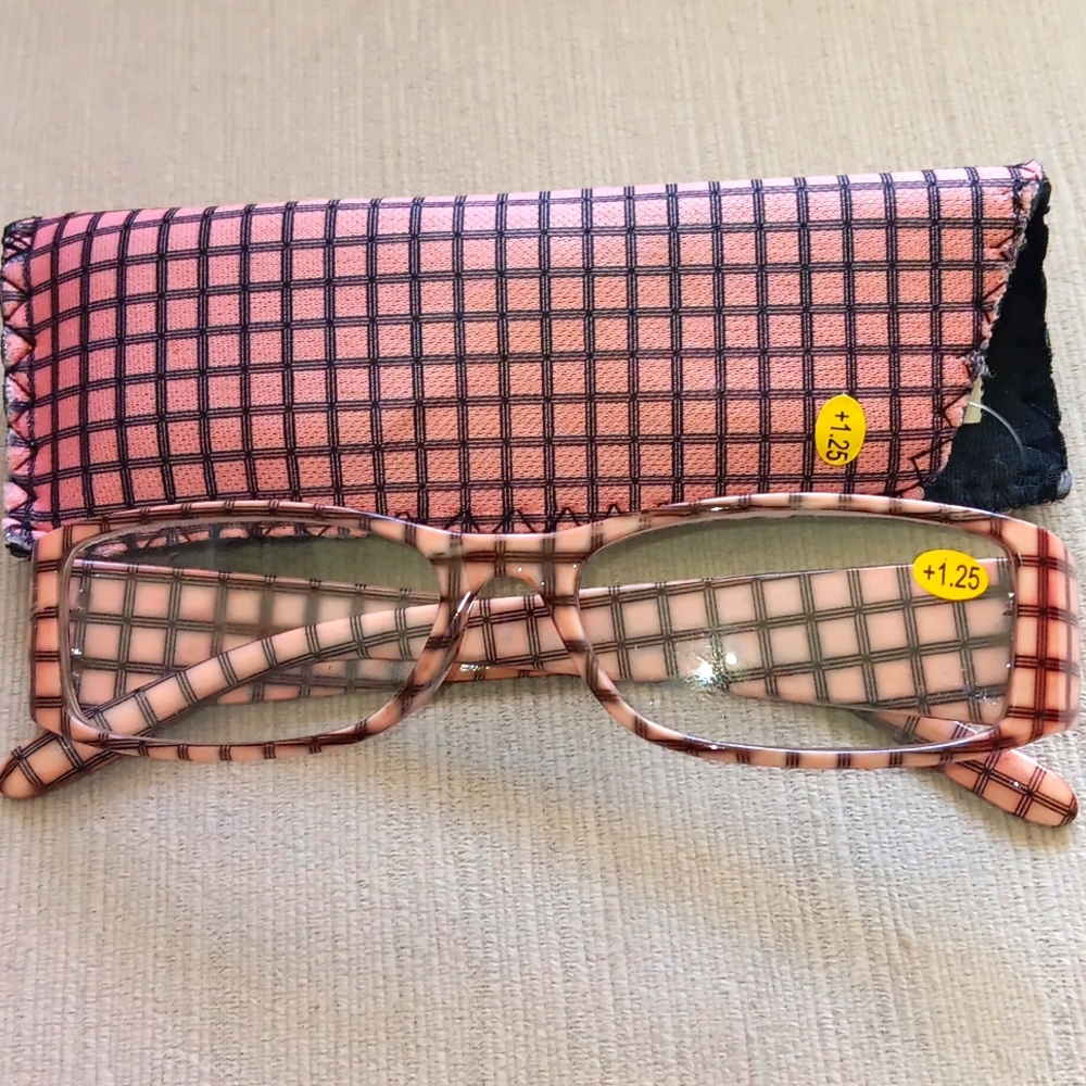 +1.25 Pink/Black Reading Glasses With Matching Case